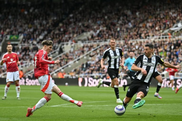 Newcastle United vs Manchester United (22:30 – 13/04) | Xem lại trận đấu