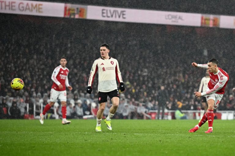 Arsenal vs Liverpool (03:00 – 09/01) | Xem lại trận đấu