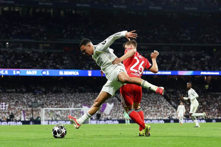 Real Madrid vs Benfica (03:00 – 26/02) | Xem lại trận đấu