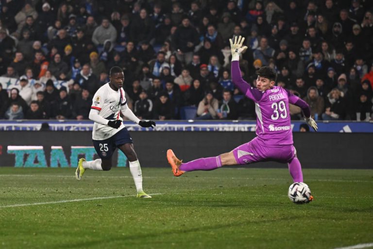 Strasbourg vs PSG (02:45 – 02/02) | Xem lại trận đấu