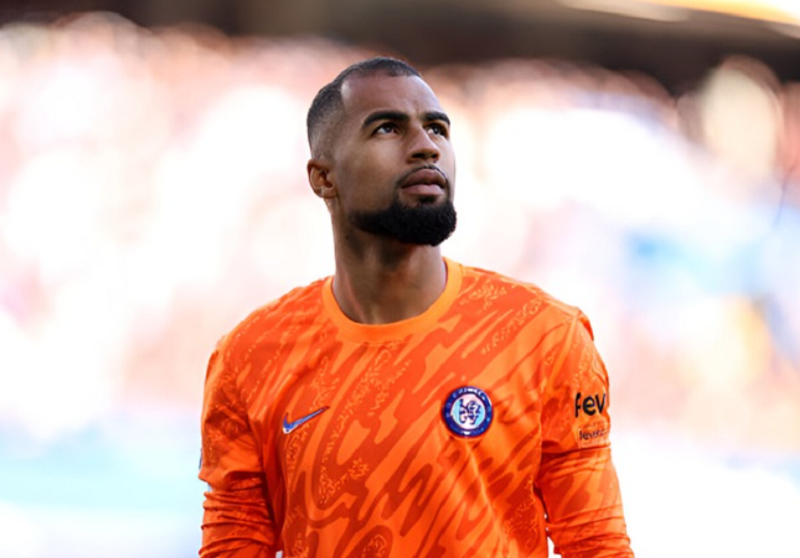Robert Sanchez giữ cái đầu lạnh, tiếp sức cho màn ngược dòng của Chelsea