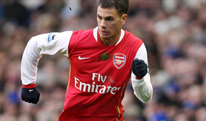michael-owen-benh-vuc-arsena